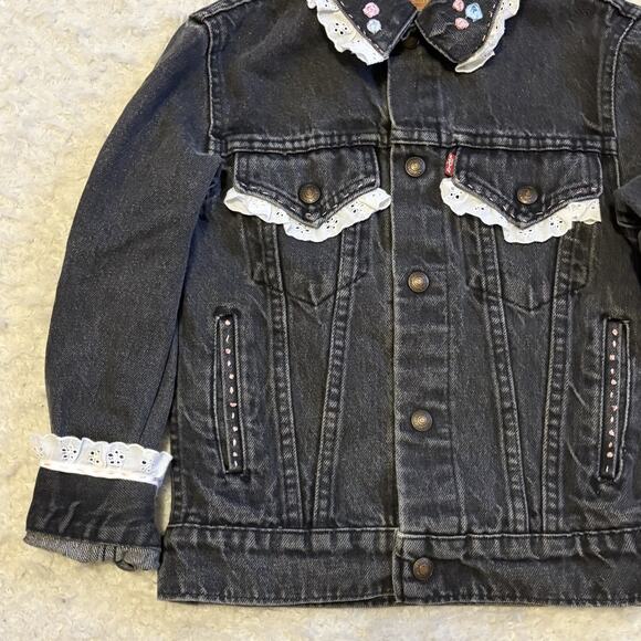 Vintage Levis Girls 12 Made In USA Black Denim Jacket Embroidered Floral Ruffle - Picture 2 of 8